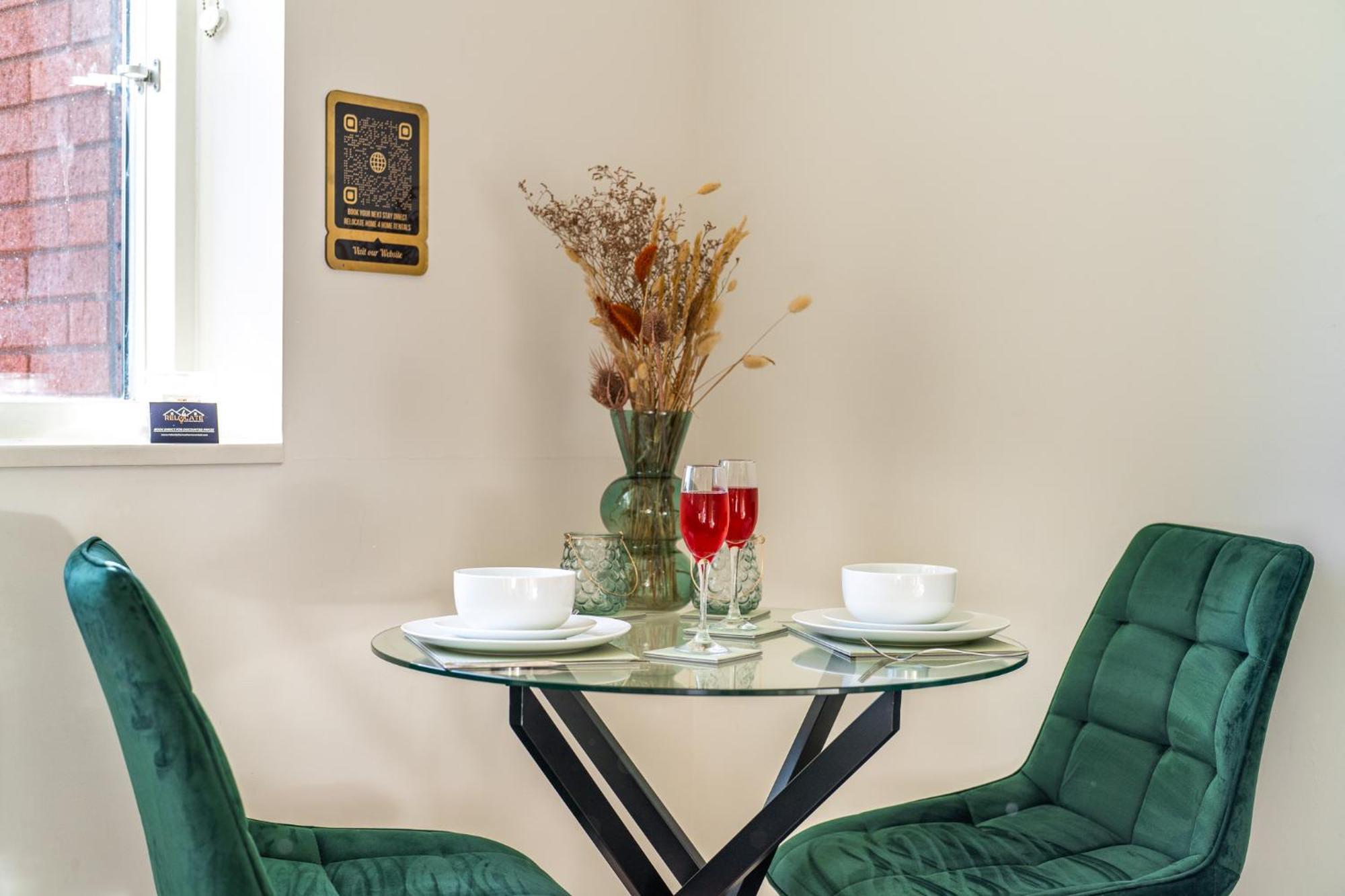 Luxury 1 Bedroom Serviced Apartment With Roof Terrace & Gym Стівенідж Екстер'єр фото