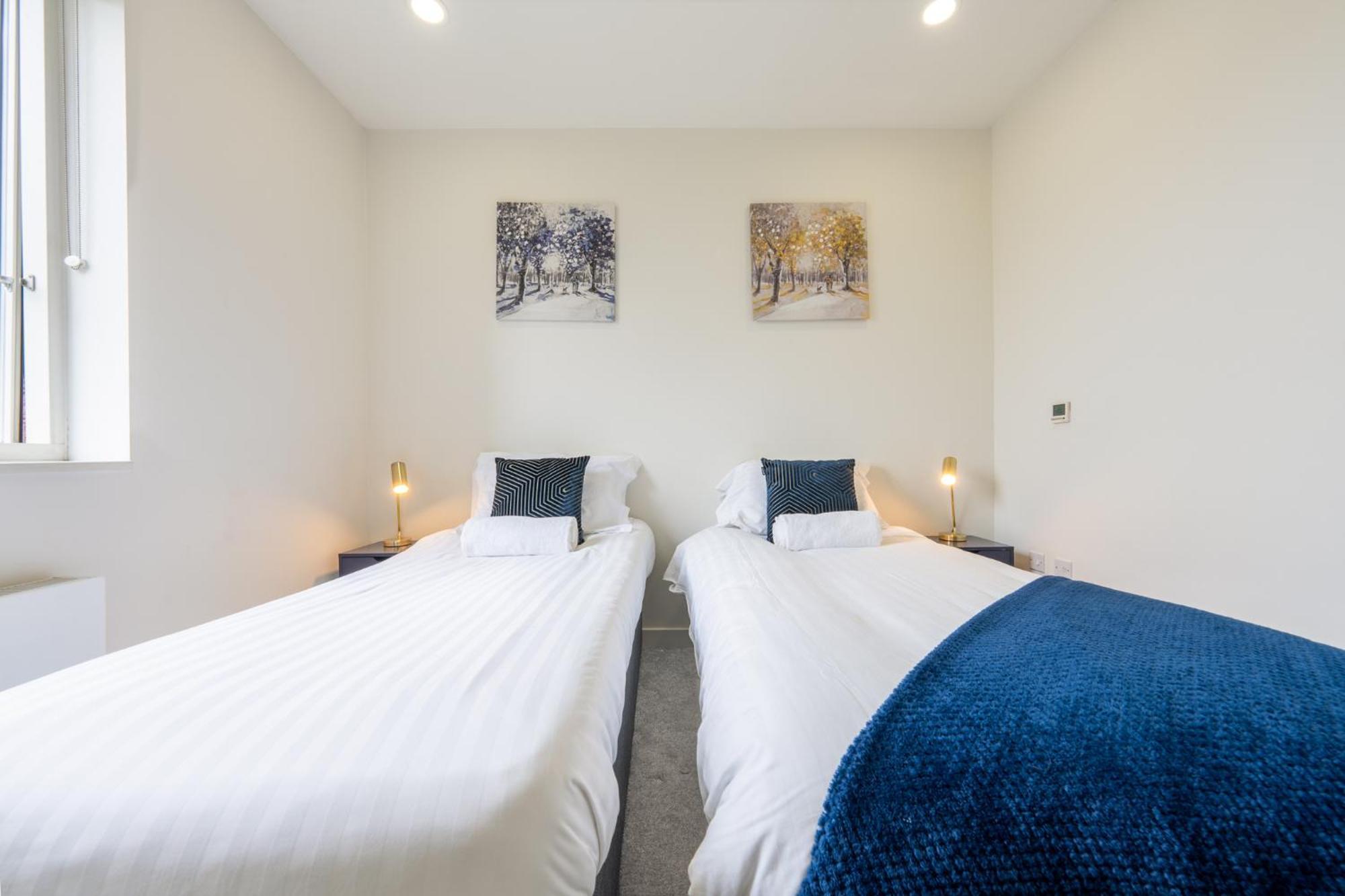 Luxury 1 Bedroom Serviced Apartment With Roof Terrace & Gym Стівенідж Екстер'єр фото