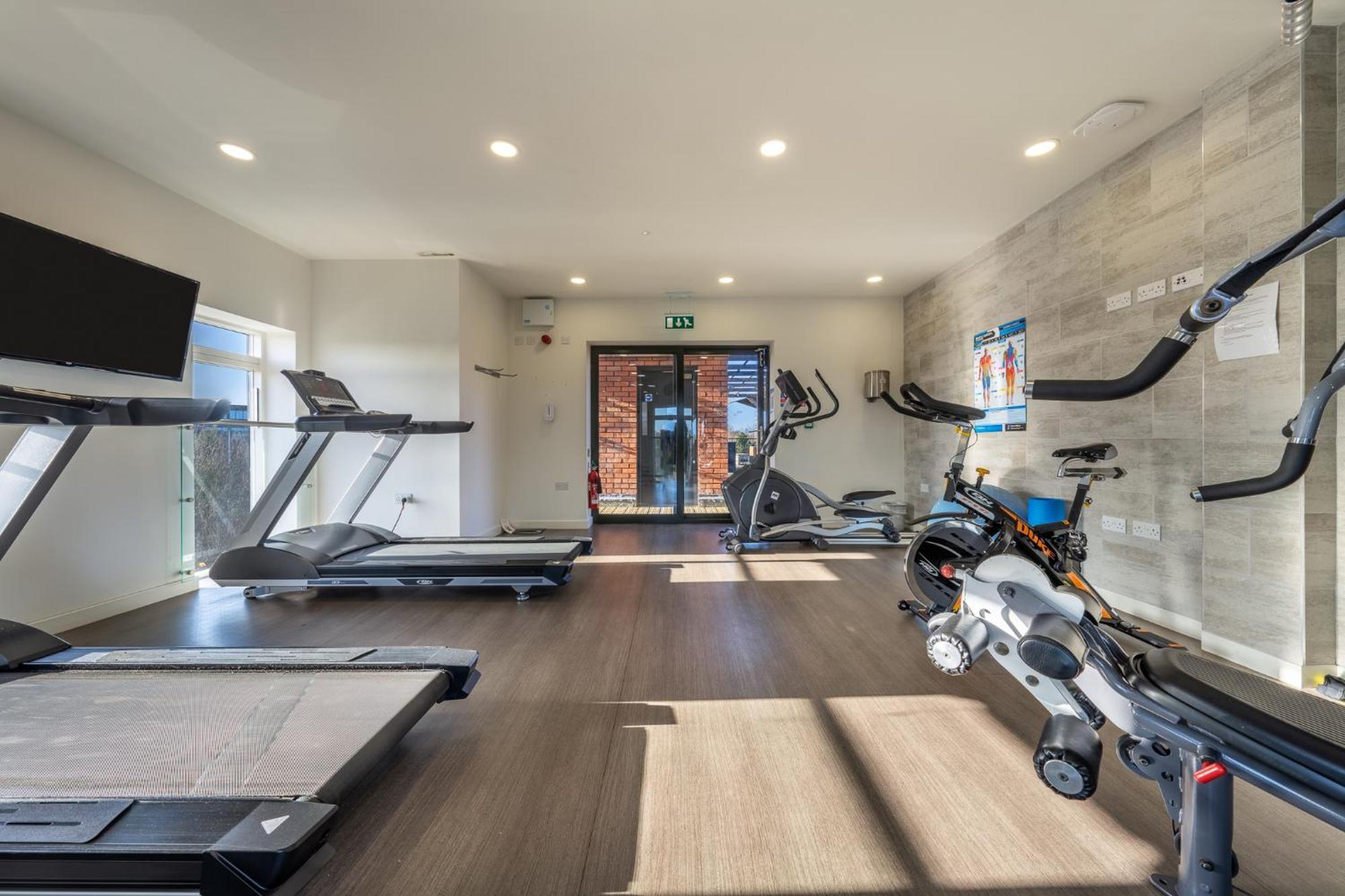 Luxury 1 Bedroom Serviced Apartment With Roof Terrace & Gym Стівенідж Екстер'єр фото